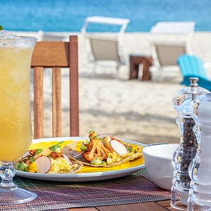 Foodies and serious restaurant critics alike will love the culinary options available at Garza Blanca Los Cabos.