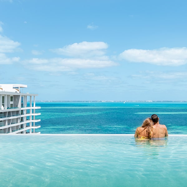 The Rooftop - Glamorous infinity pool