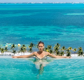 Discover what it is like to be on top of the world. Browse our collection of experiences through our Rooftop photo gallery.