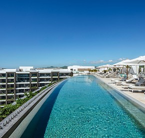 Photo gallery of the most luxury rooftop bar in Los Cabos. Amazing spot with an stunning infinity pool and expansive ocean views at Garza Blanca Resort.