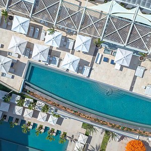 Photo gallery of the most luxury rooftop bar in Los Cabos. Amazing spot with an stunning infinity pool and expansive ocean views at Garza Blanca Resort.