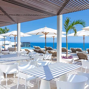 Photo gallery of the most luxury rooftop bar in Los Cabos. Amazing spot with an stunning infinity pool and expansive ocean views at Garza Blanca Resort.