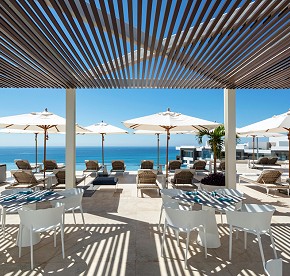Photo gallery of the most luxury rooftop bar in Los Cabos. Amazing spot with an stunning infinity pool and expansive ocean views at Garza Blanca Resort.