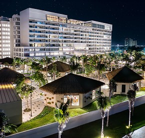 Experience TierraLuna Cancún, where tropical outdoor spaces invite you to connect with nature and explore the vibrant landscapes of the Caribbean. Perfect for adventure lovers.